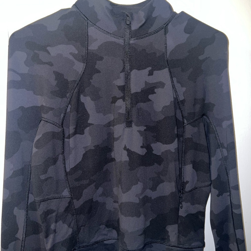 It’s Rulu Run Cropped Half Zip, Heritage 365 Camo Deep Coal Multi